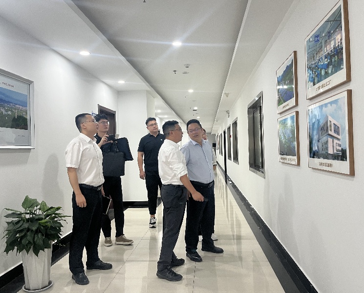 安物投公司赴漢濱區(qū)拜會(huì)漢濱發(fā)投集團(tuán)董事長(zhǎng)楊力，舉行工作座談